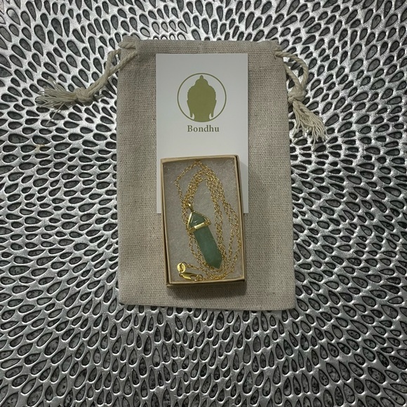 Green Aventurine Crystal Point Necklace - Picture 3 of 4